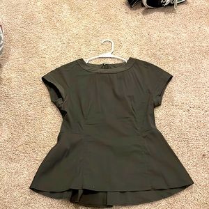 Theory hunter green linen zip back short sleeve top